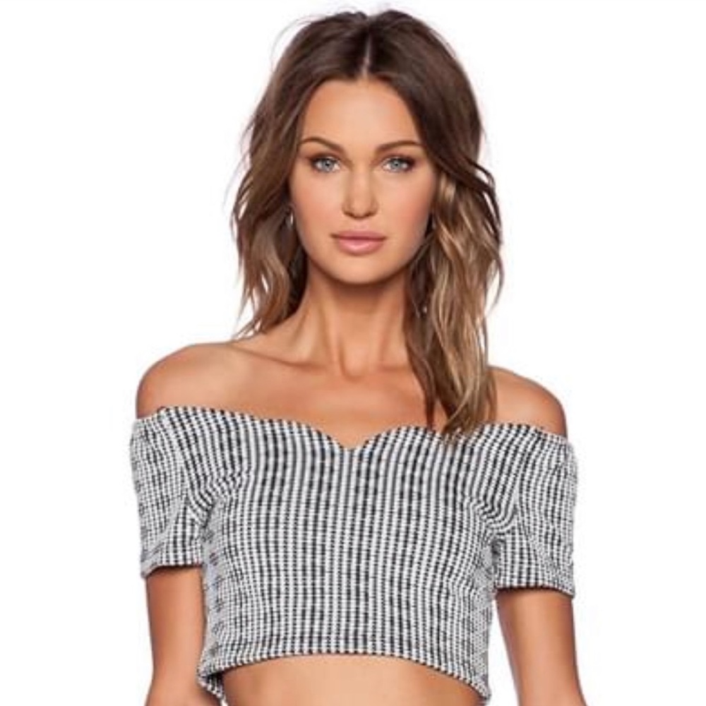 MINKPINK “SWEETHEART” OFF SHOULDER CROP TOP